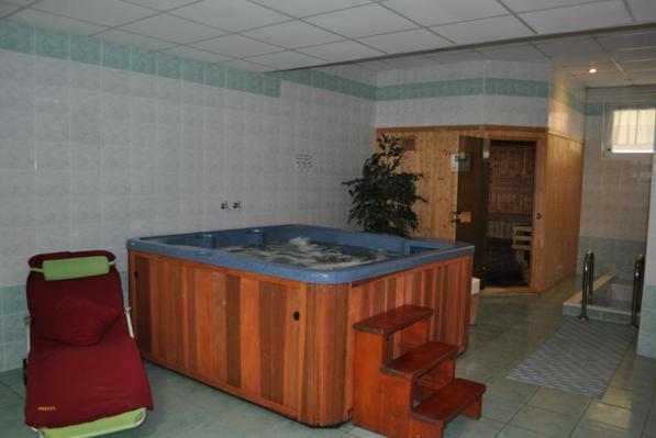 Sport Hotel Ostrov Trencin Exterior photo