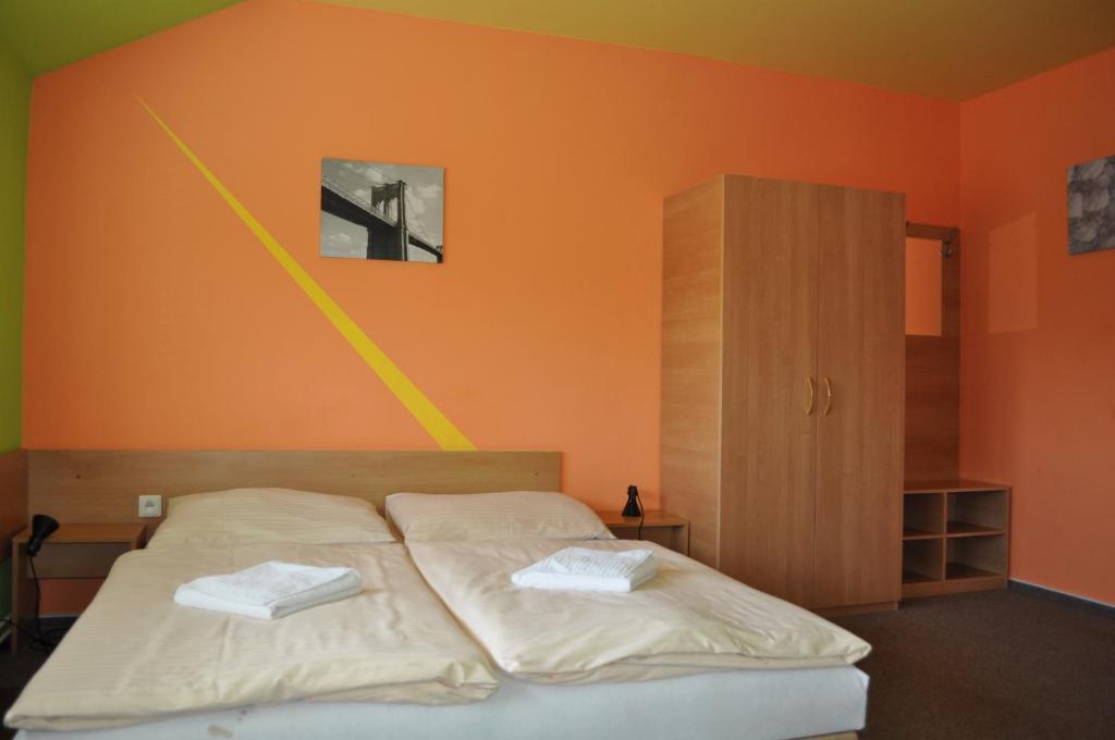 Sport Hotel Ostrov Trencin Room photo